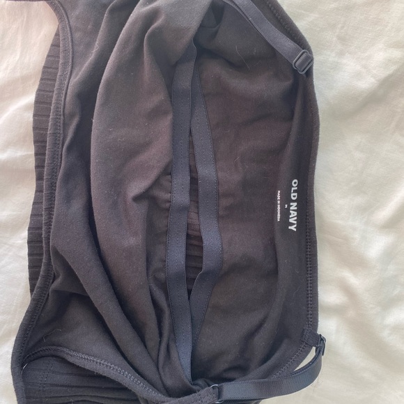 Black cropped tank top - Picture 2 of 3